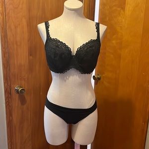 Victoria’s Secret lace Bra